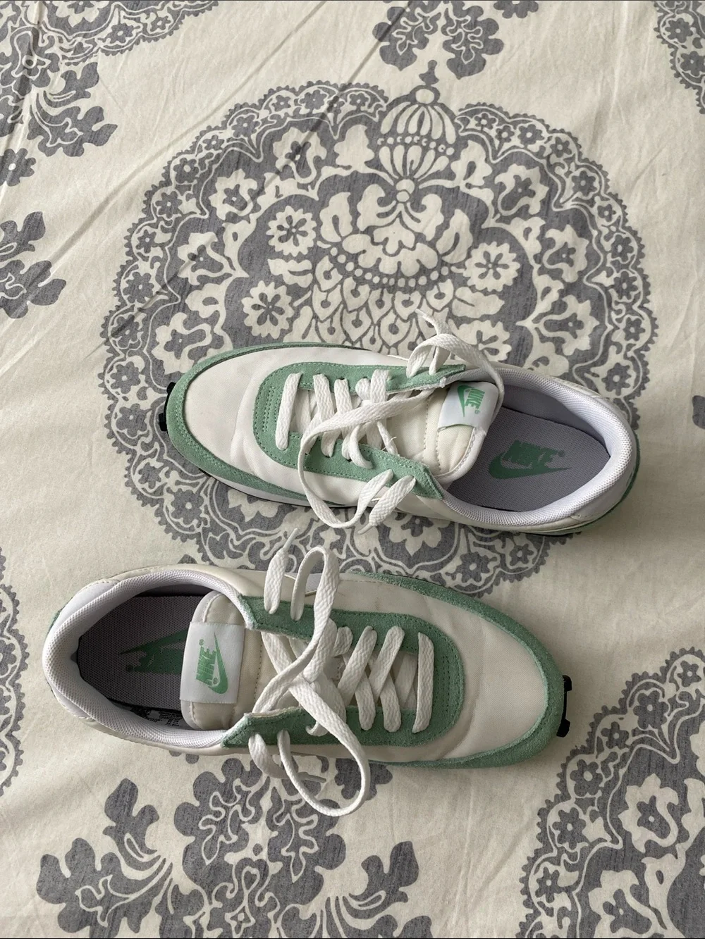 Nike Low-Top Athletic Sneakers in White and Mint